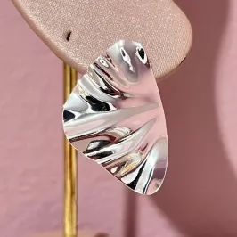 Brinco Triangulo Orgânico