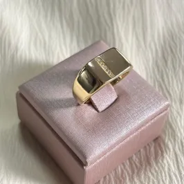 Anel Quadrado Liso com Linha Zircônia
