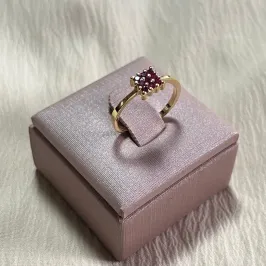 Anel Quadrado Zircônias Rosas