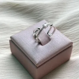 Anel Solitário com Bolinhas