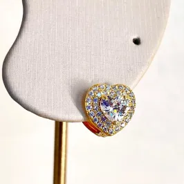 Brinco Argolinha Coração Cravejado com Zircônia