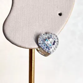 Brinco Argolinha Coração Cravejado com Zircônia