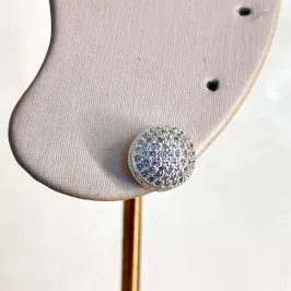 Brinco Botão Cravejado