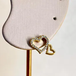 Brinco Dois Corações Liso e Cravejado