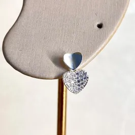 Brinco Dois Corações Pequenos Liso e Cravejado