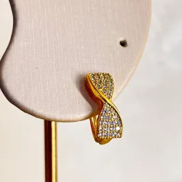 Brinco Infinito Cravejado