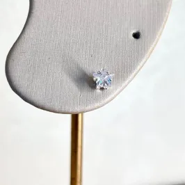 Brinco Zircônia Estrela M
