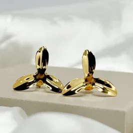 Brinco Três Pétalas