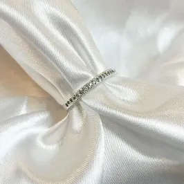 Anel Aparador com Zircônias Cravejadas