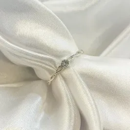 Anel Solitário Entrelaçado