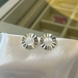 Brinco Círculo Vazado Orgânico