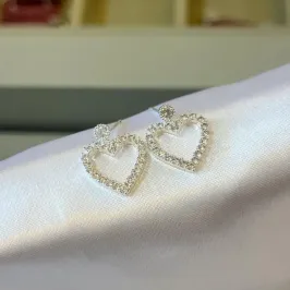 Brinco Coração Vazado Pendurado