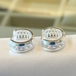 Brinco Argola Cravejada Meio