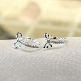 Brinco Argolinha Cravejada Laço