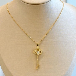 Colar Chave Cravejada G