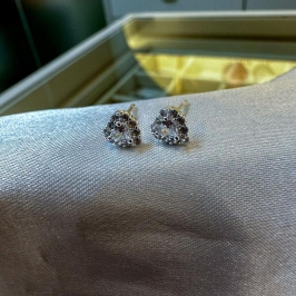 Brinco Coração Zircônias