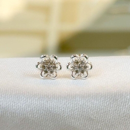 Brinco Flor Lisa e Cravejada