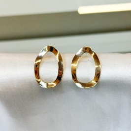 Brinco Oval Orgânico Vazado