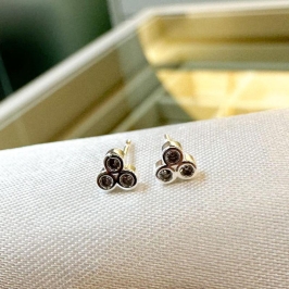 Brinco Três Zircônias