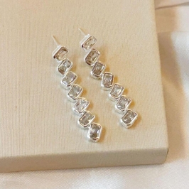 Brinco Zircônias Penduradas