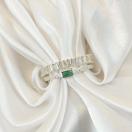 Anel Duplo Cravejado com Pedra Verde