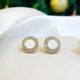 Brinco Madreperola Circulo Cravejado