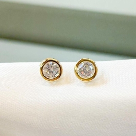Brinco Zircônia Redonda M