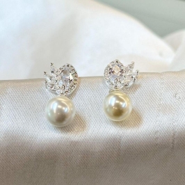 Brinco Zircônias e Pérola Pendurada