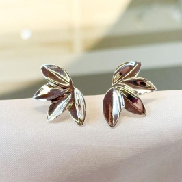 Brinco Quatro Pétalas