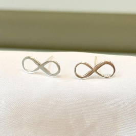 Brinco Infinito Vazado