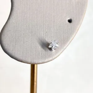 Brinco Zircônia Estrela P
