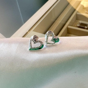 Brinco Coração Liso e Cravejado no Centro