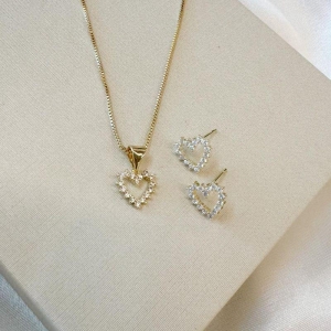 Conjunto Coração Cravejado Vazado