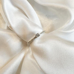 Anel Solitário Aro Cravejado