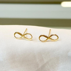 Brinco Infinito Vazado