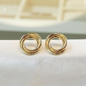 Brinco Três Fios Vazado