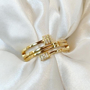 Anel Linhas e Retangulos Cravejados