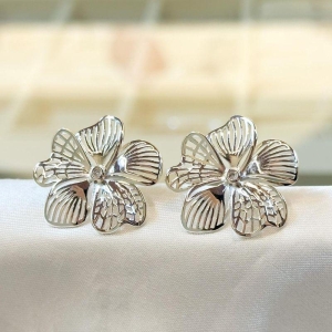 Brinco Flor Folhas Vazadas Organicas