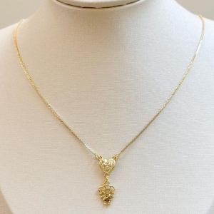 Colar Coração Cravejado Uma Menina