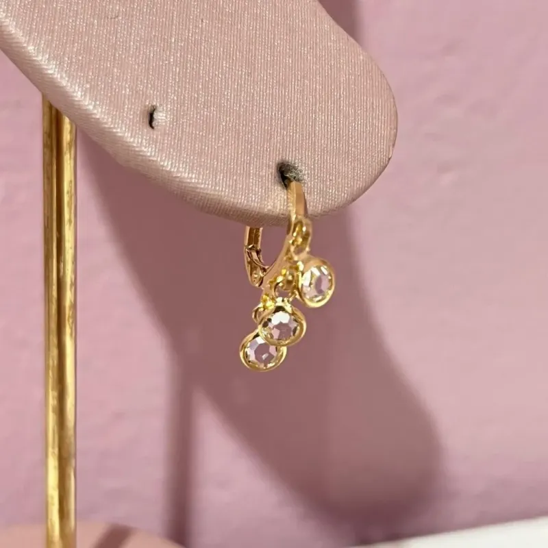 Brinco Argolinha Hook Três Zircônias