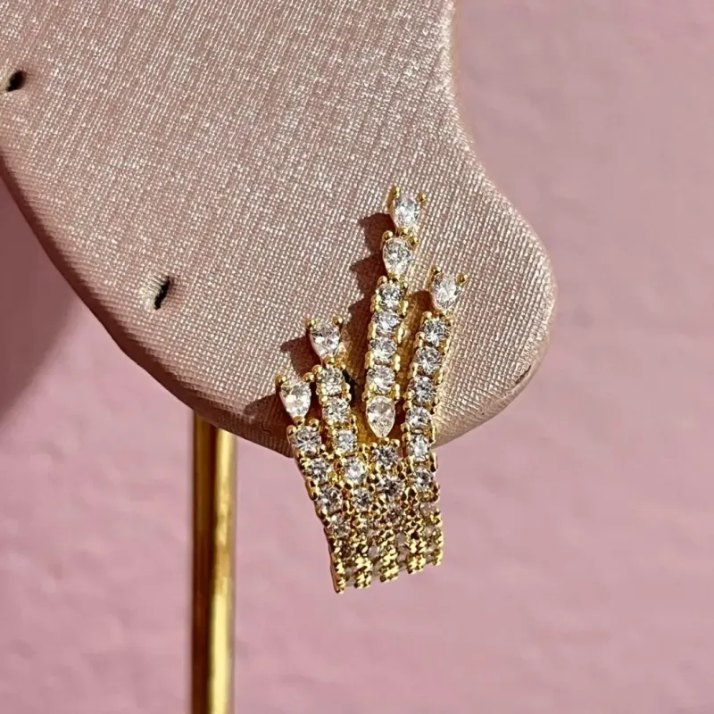 Brinco Ear Cuff Zircônias