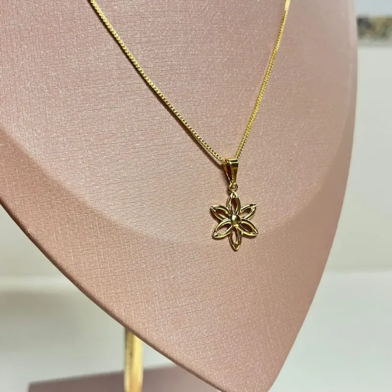 Colar Flor Vazada