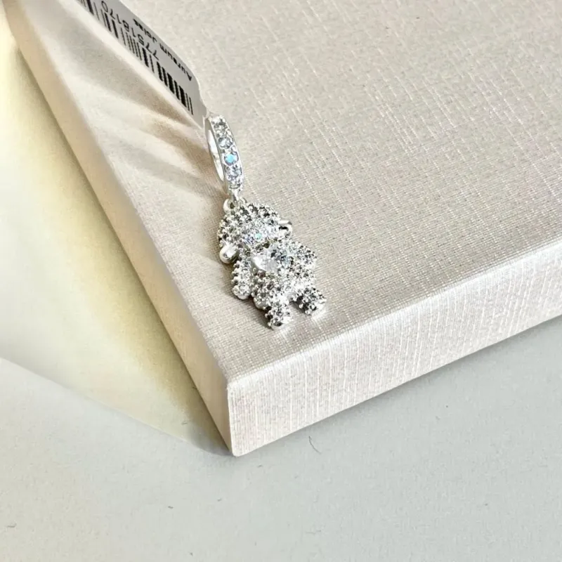 Pingente Menina Cravejado Cristal