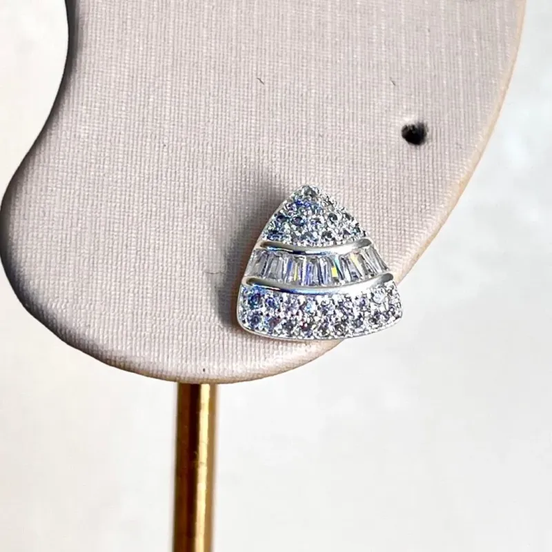 Brinco Triangulo Zircônias