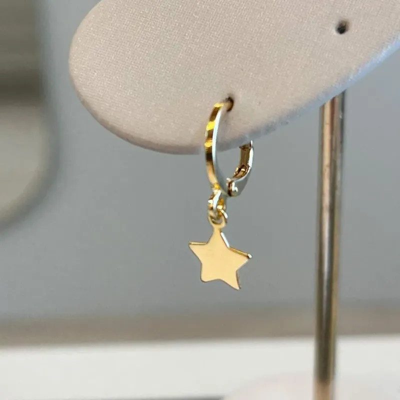 Brinco Estrela Pendurada