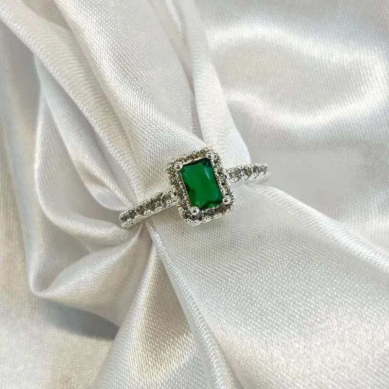 Anel Zircônia Verde Cravejado Borda