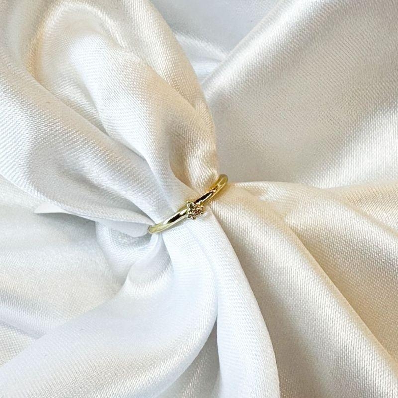 Anel Pequeno Solitário