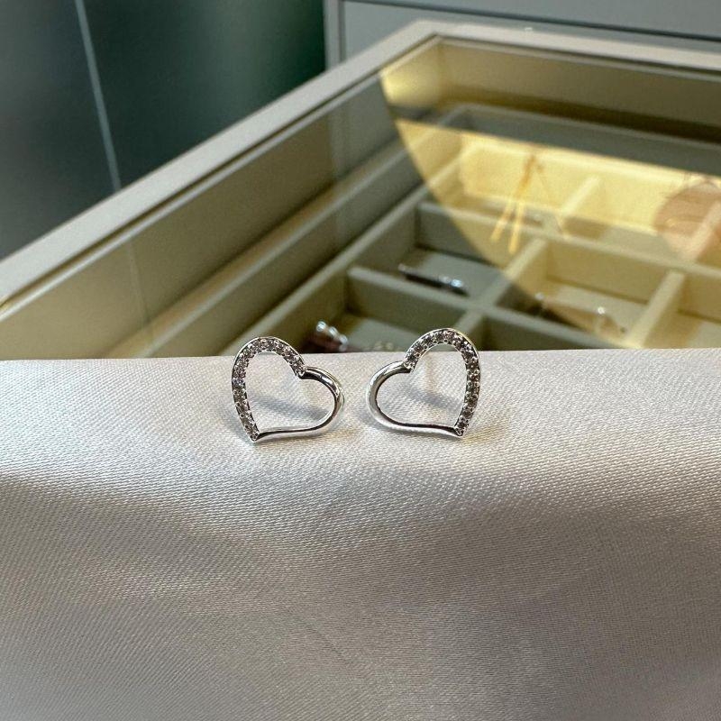 Brinco Coração Vazado