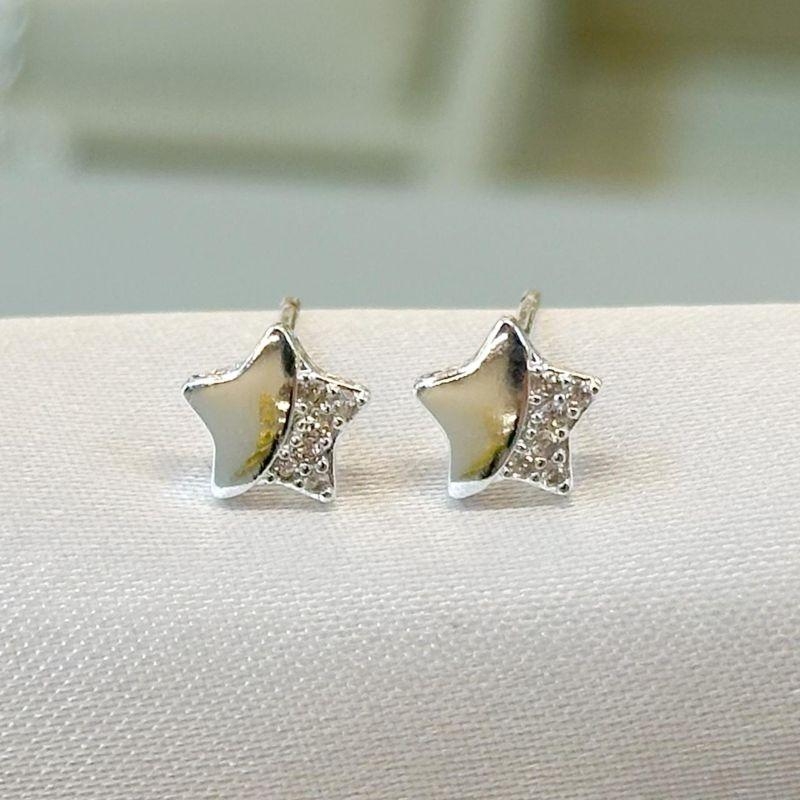 Brinco Estrela Metade Cravejada