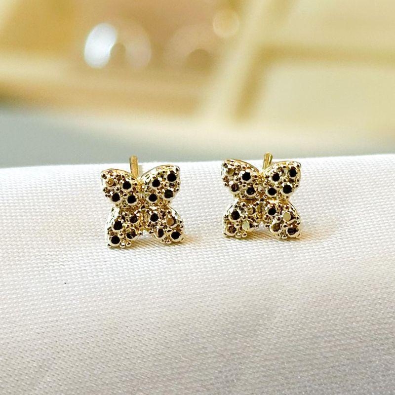 Brinco Flor Pétalas